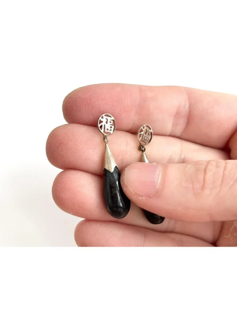 Black Onyx Teardrop Chinese 